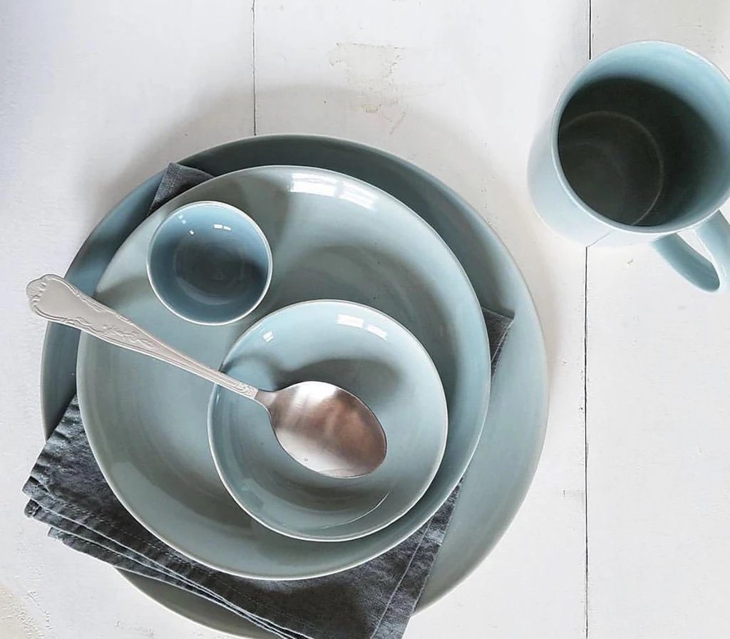 Canvas Home Shell Bisque Dinner Plate - Set of 4 Blue